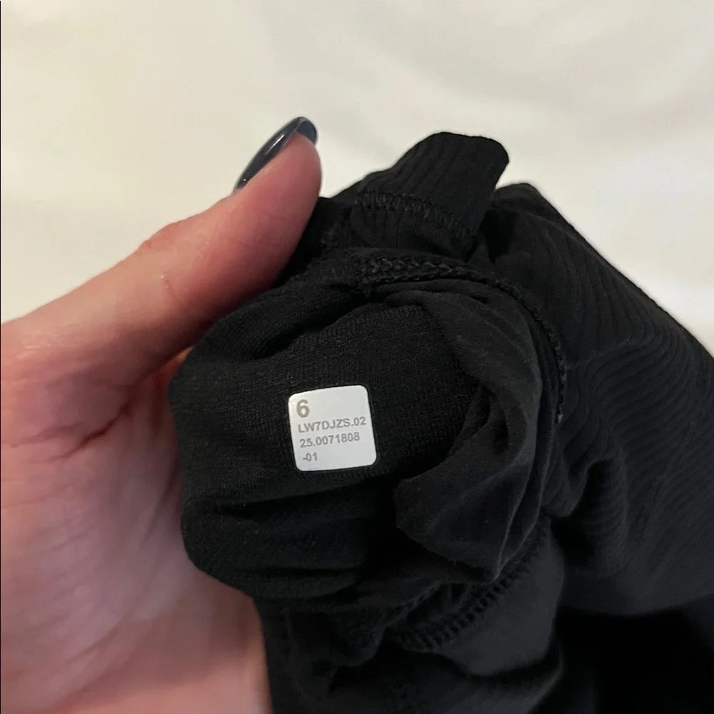 Lululemon Align High Rise 4” Short (Ribbed) - Picture 6 of 6